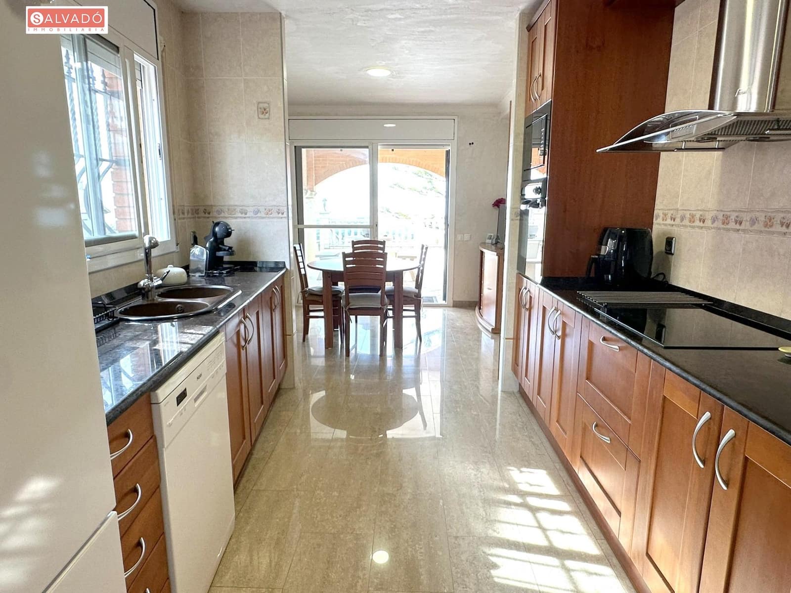 5 bedroom Villa for sale in El Vendrell with pool garage - € 570,000 (Ref: 9721696)