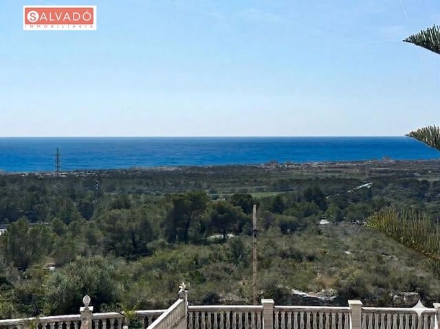 5 Zimmer Villa zu verkaufen in El Vendrell mit Pool Garage - 570.000 € (Ref: 9721696)