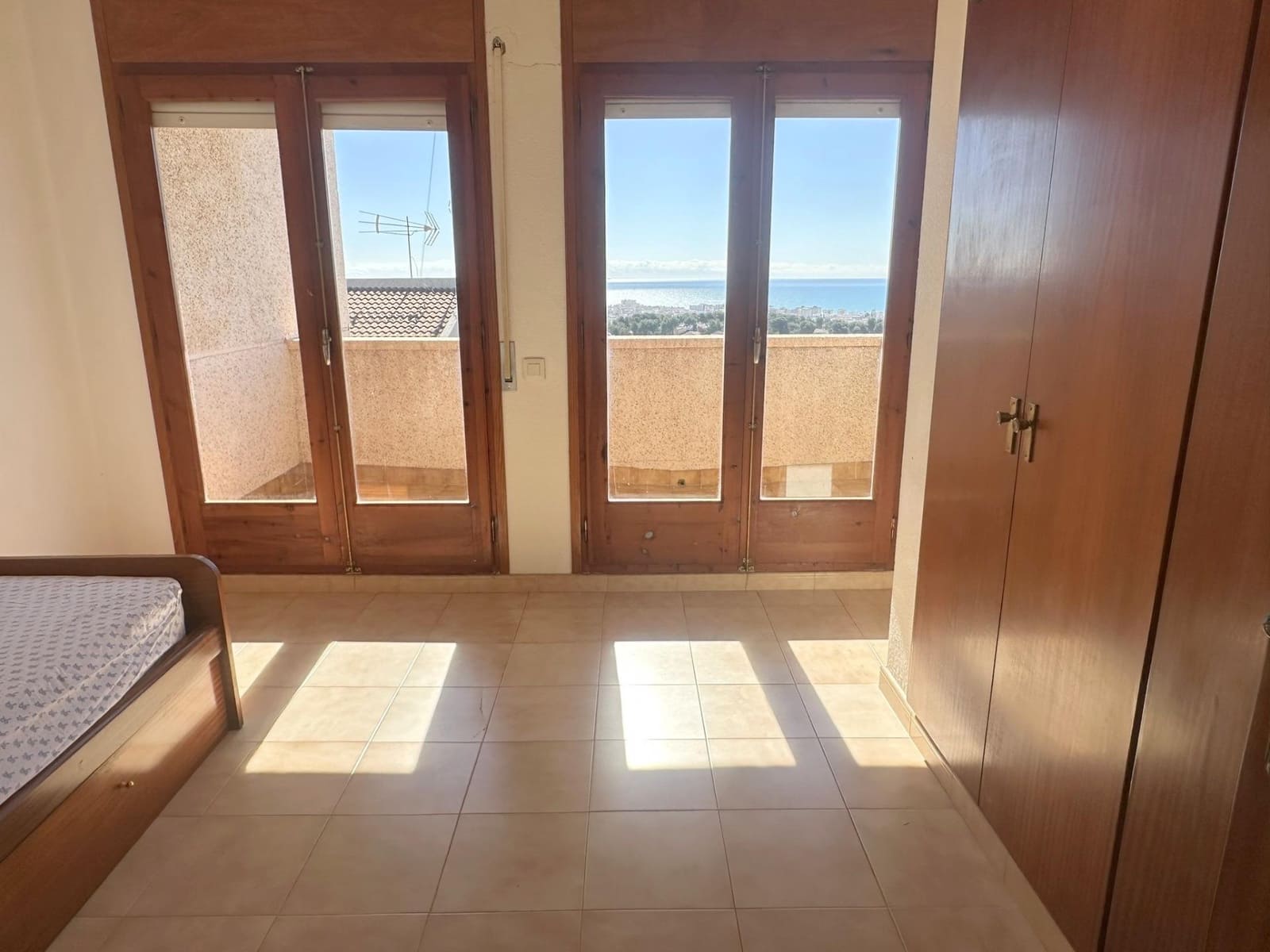 4 bedroom Terraced Villa for sale in Segur de Calafell with pool garage - € 238,000 (Ref: 9745287)