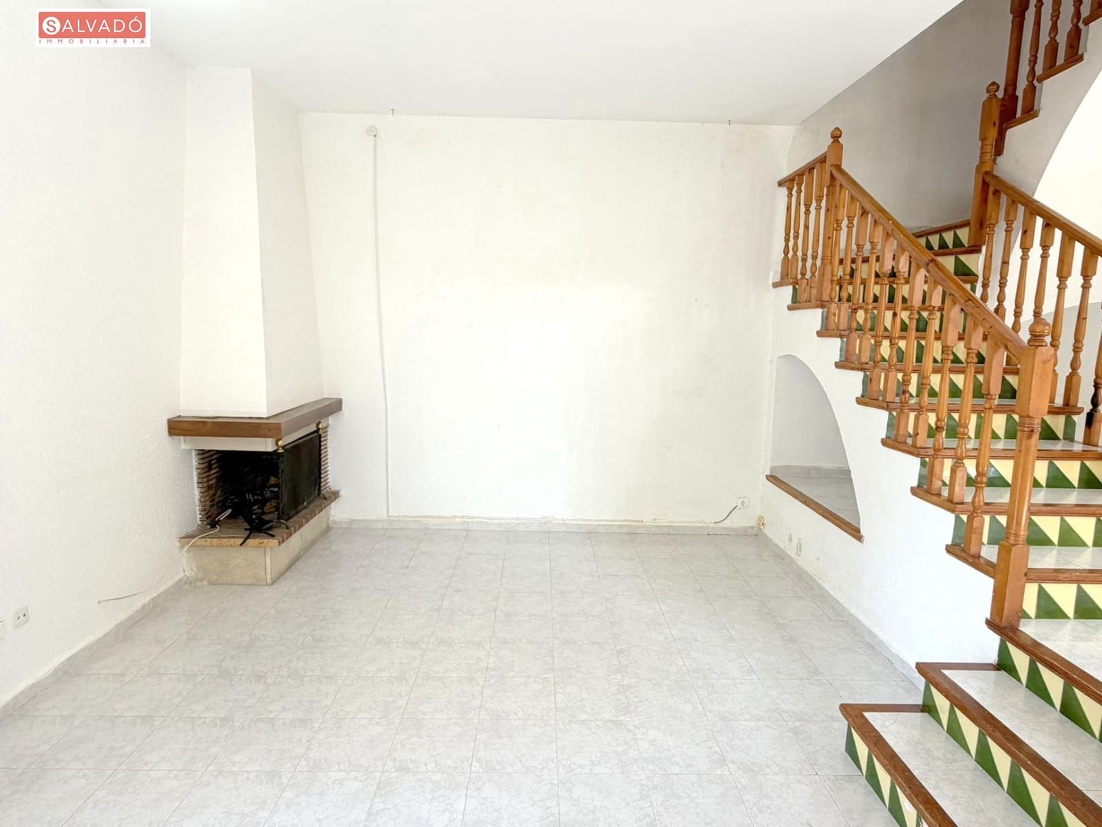 4 bedroom Terraced Villa for sale in Segur de Calafell with garage - € 270,000 (Ref: 9825247)