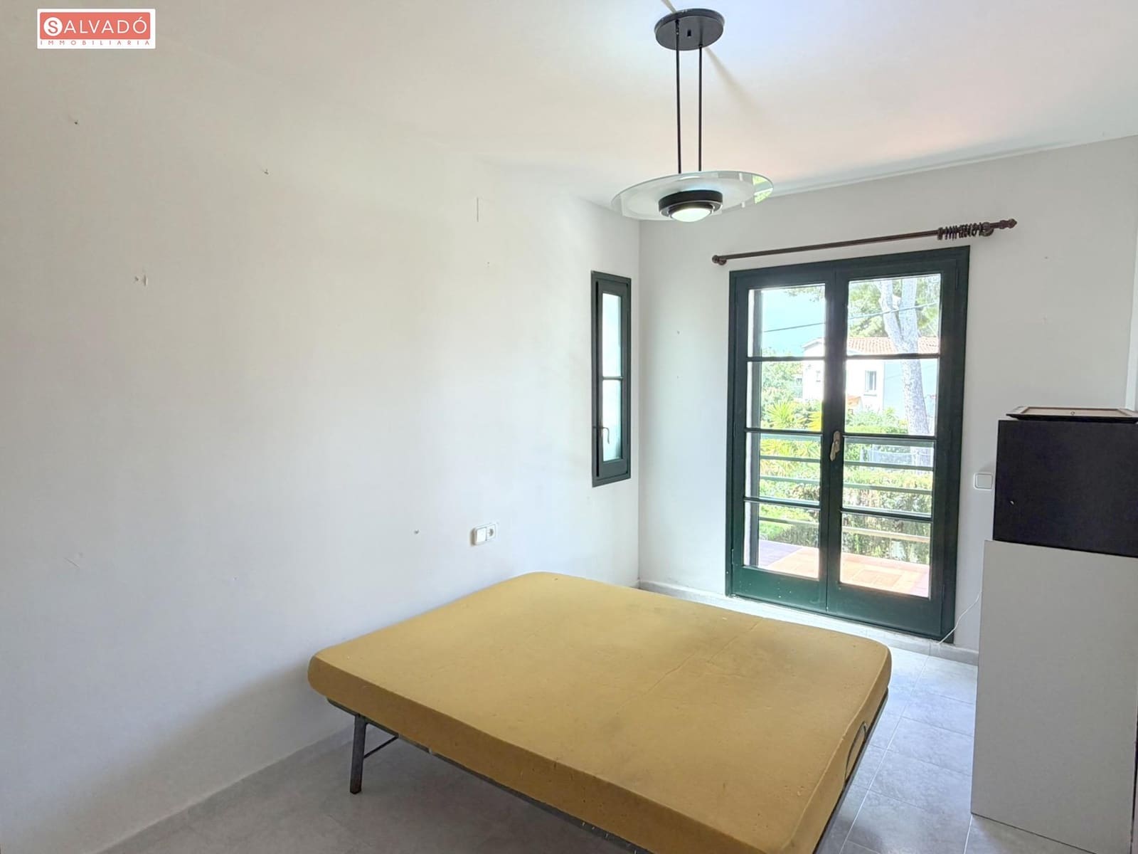 4 bedroom Terraced Villa for sale in Segur de Calafell with garage - € 270,000 (Ref: 9825247)
