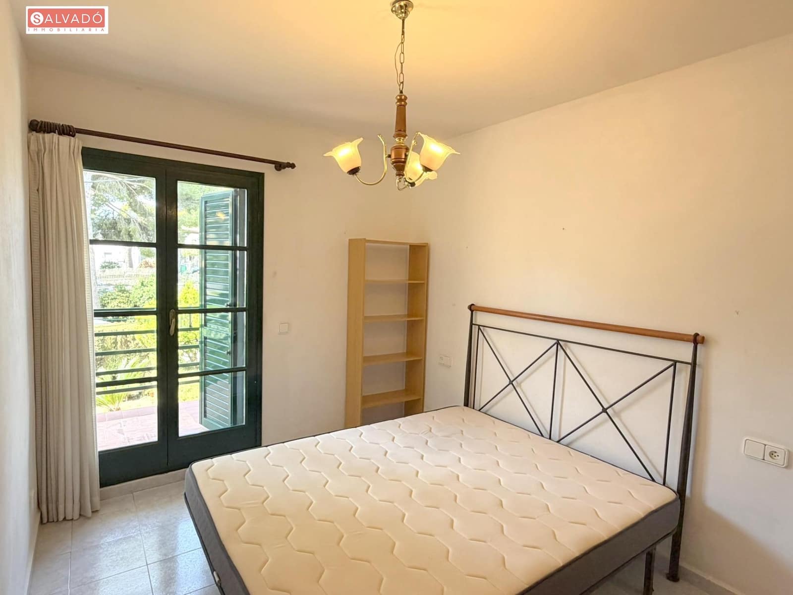 4 bedroom Terraced Villa for sale in Segur de Calafell with garage - € 270,000 (Ref: 9825247)
