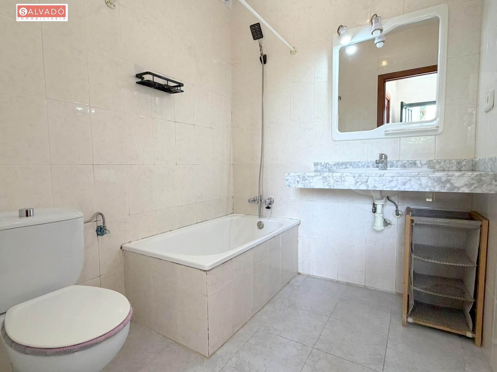 4 bedroom Terraced Villa for sale in Segur de Calafell with garage - € 270,000 (Ref: 9825247)