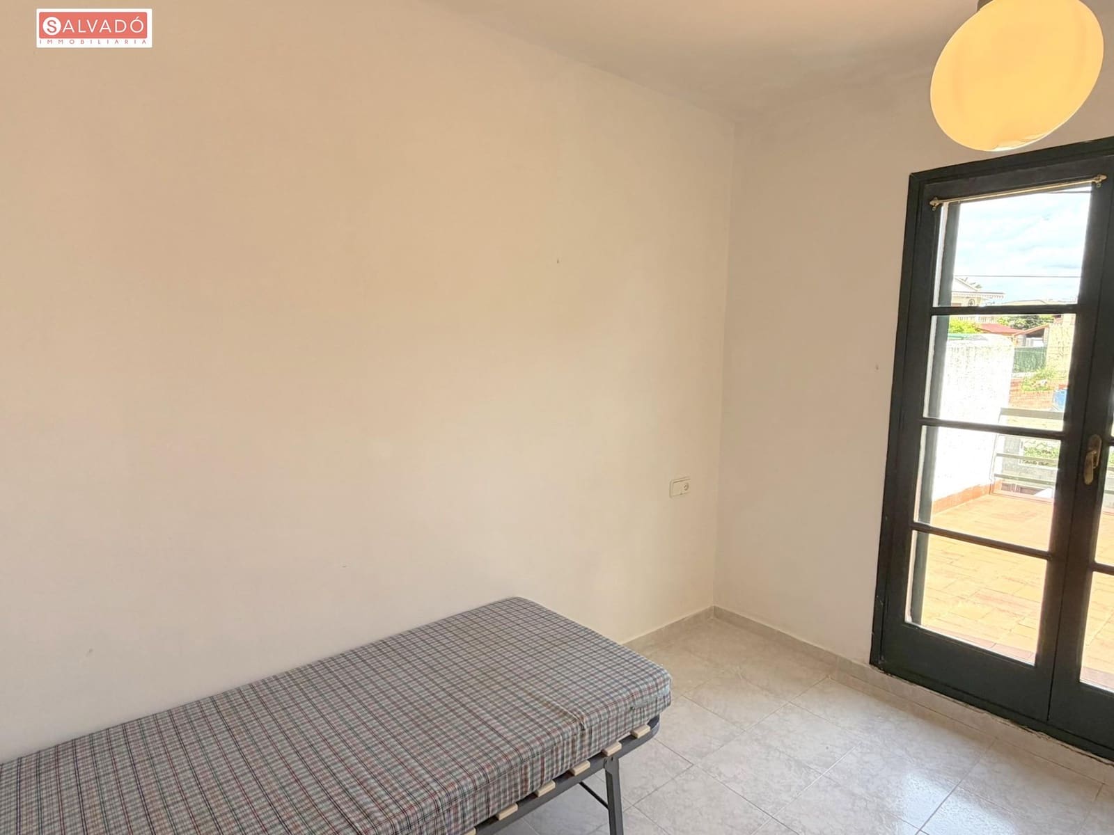 4 bedroom Terraced Villa for sale in Segur de Calafell with garage - € 270,000 (Ref: 9825247)