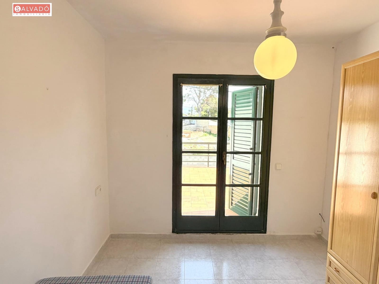 4 bedroom Terraced Villa for sale in Segur de Calafell with garage - € 270,000 (Ref: 9825247)