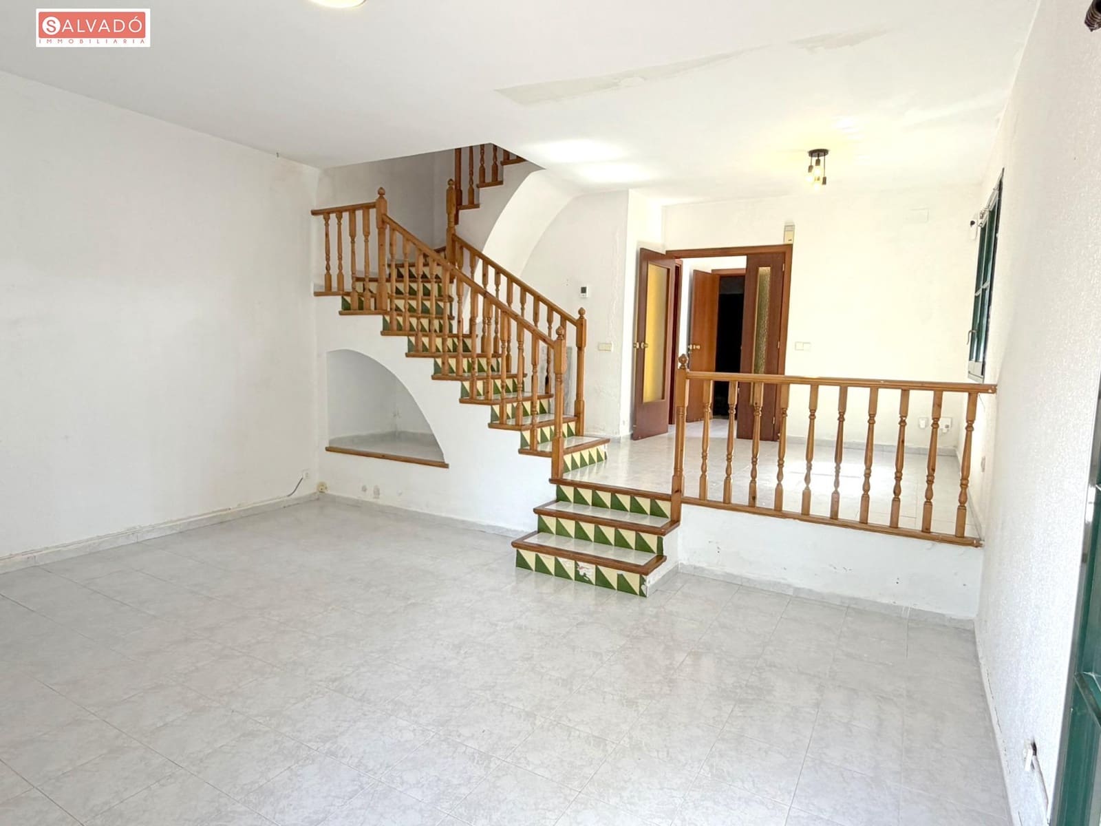 4 bedroom Terraced Villa for sale in Segur de Calafell with garage - € 270,000 (Ref: 9825247)
