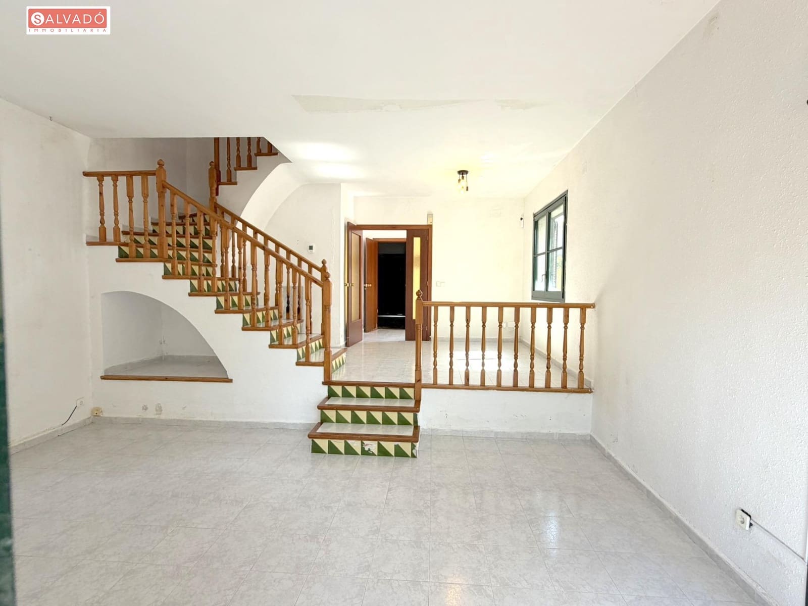 4 bedroom Terraced Villa for sale in Segur de Calafell with garage - € 270,000 (Ref: 9825247)