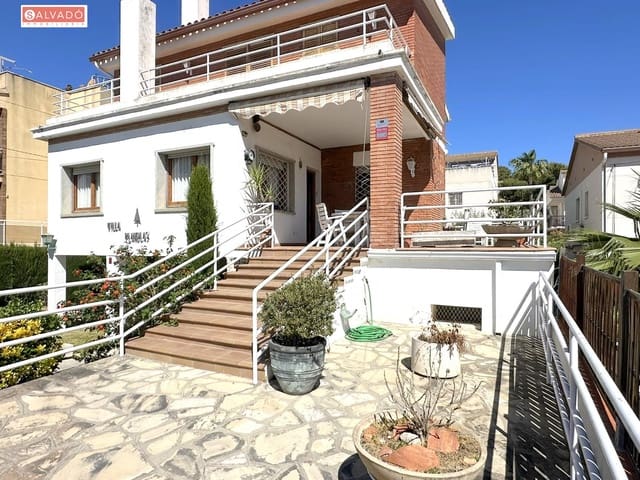 Chalet de 4 habitaciones en Segur de Calafell, Calafell en venta con piscina garaje - 448.000 € (Ref: 9833649)