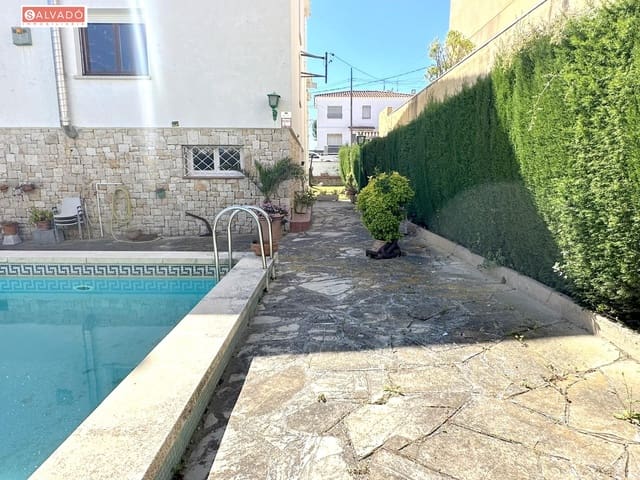 Chalet de 4 habitaciones en Segur de Calafell, Calafell en venta con piscina garaje - 448.000 € (Ref: 9833649)