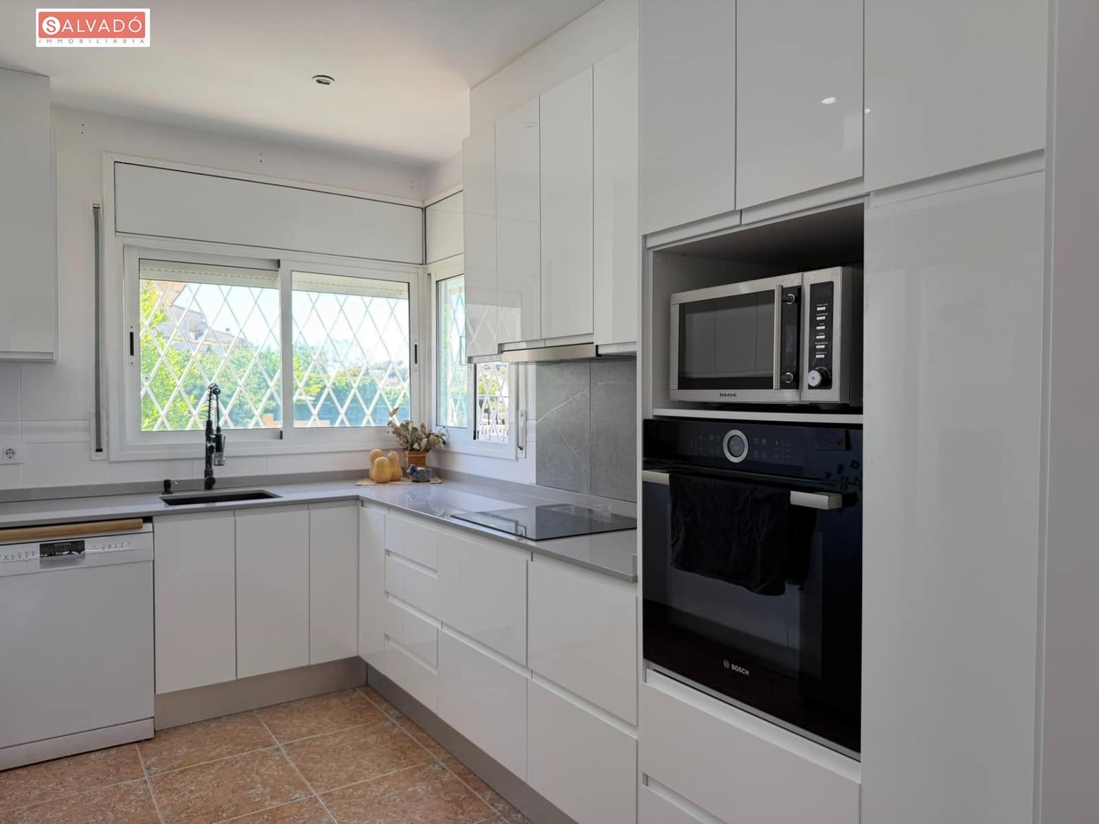 Chalet de 4 habitaciones en Segur de Calafell en venta con piscina garaje - 415.000 € (Ref: 9851751)