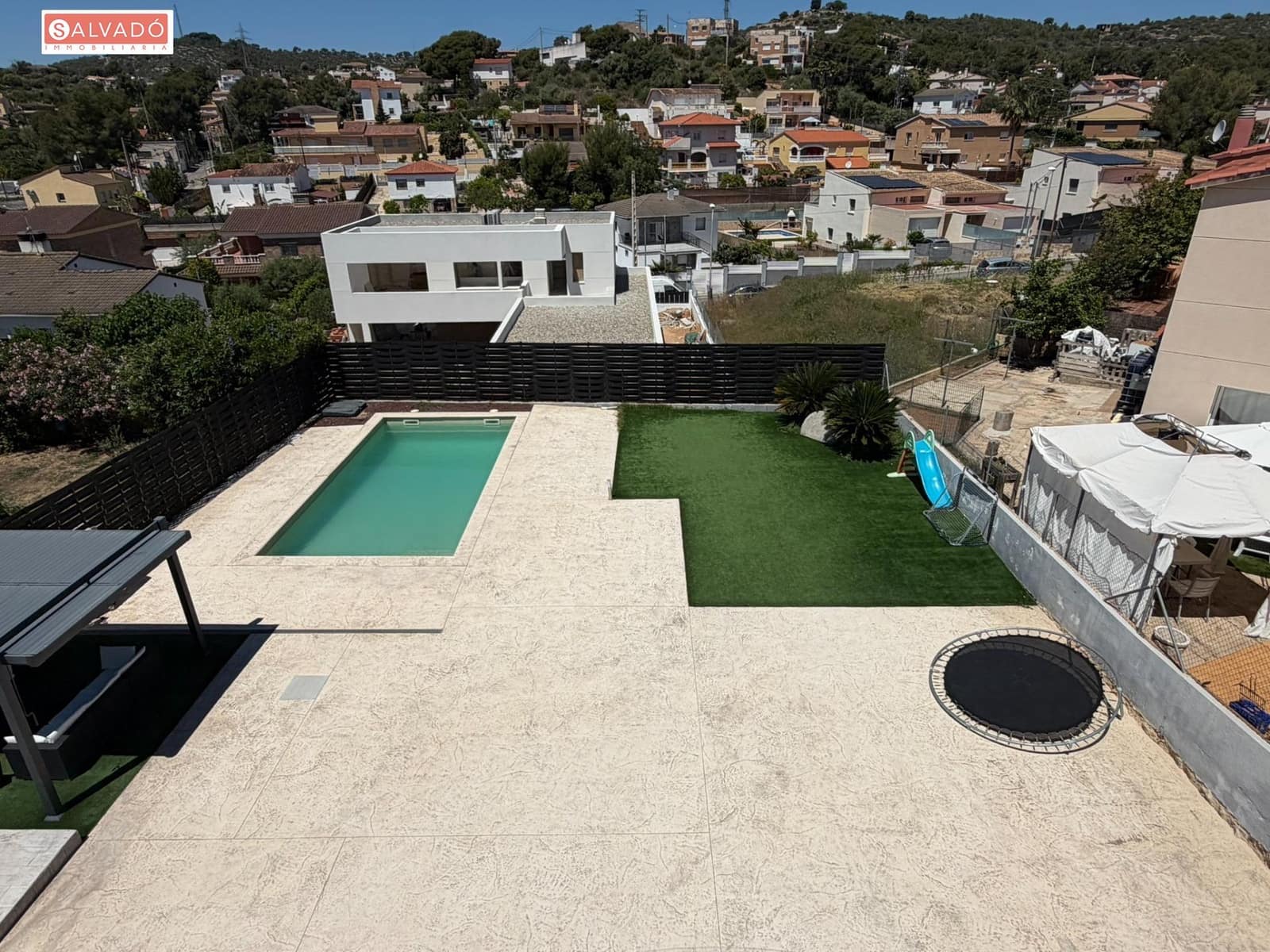 Chalet de 4 habitaciones en Segur de Calafell en venta con piscina garaje - 415.000 € (Ref: 9851751)