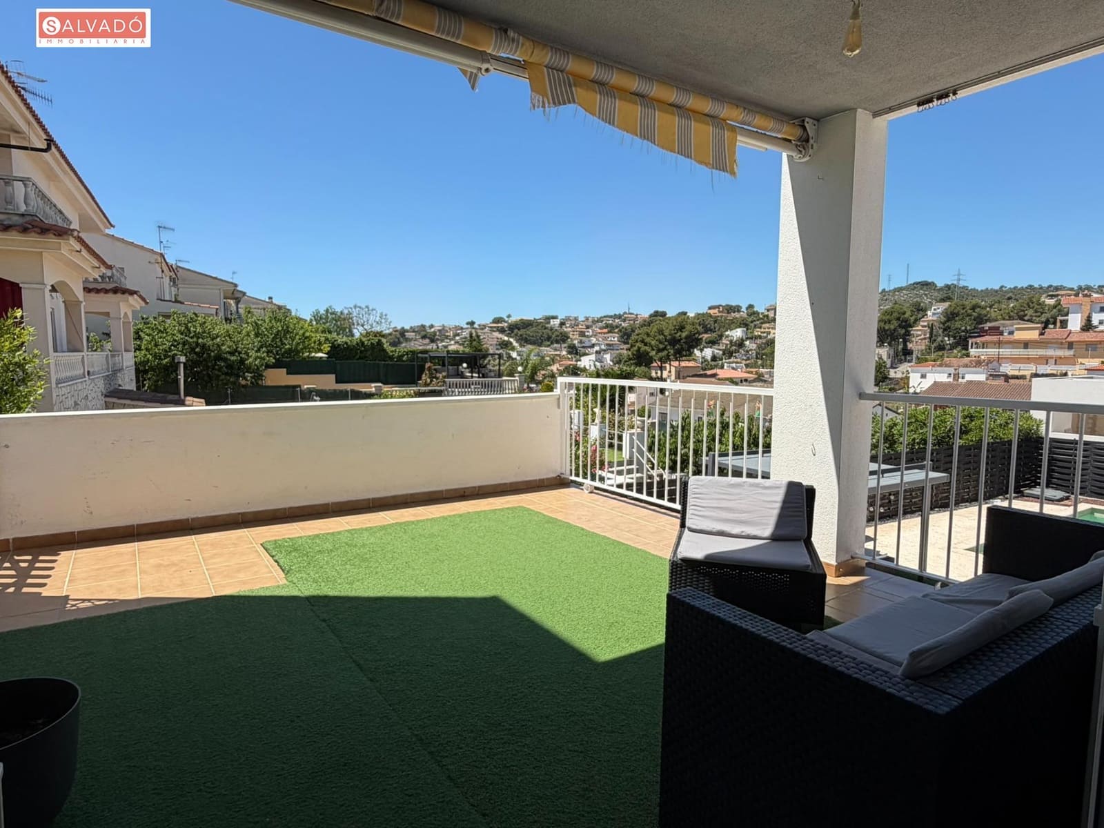 Chalet de 4 habitaciones en Segur de Calafell en venta con piscina garaje - 415.000 € (Ref: 9851751)