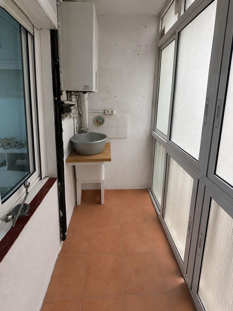 3 bedroom Apartment for sale in Sant Boi de Llobregat - € 228,000 (Ref: 9975428)