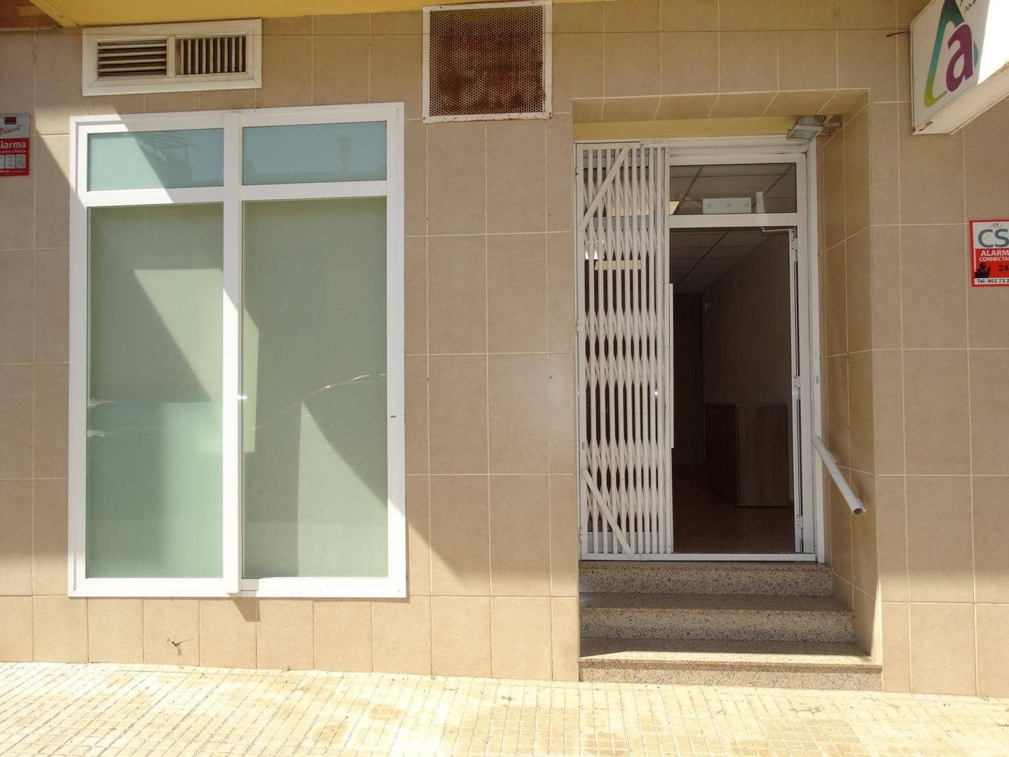 Commercial for rent in Amposta - € 400 (Ref: 10059299)