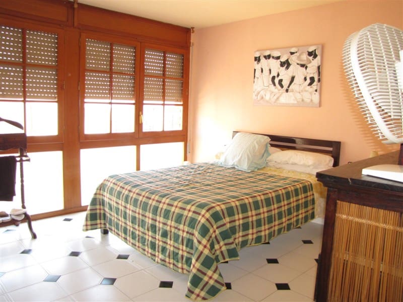 13 soveværelse Guesthouse/B & B til salg i Santa Barbara - € 398.000 (Ref: 6186966)