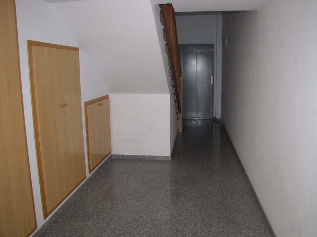 Kaupallinen myytävänä paikassa Amposta - 398 000 € (Ref: 6186975)