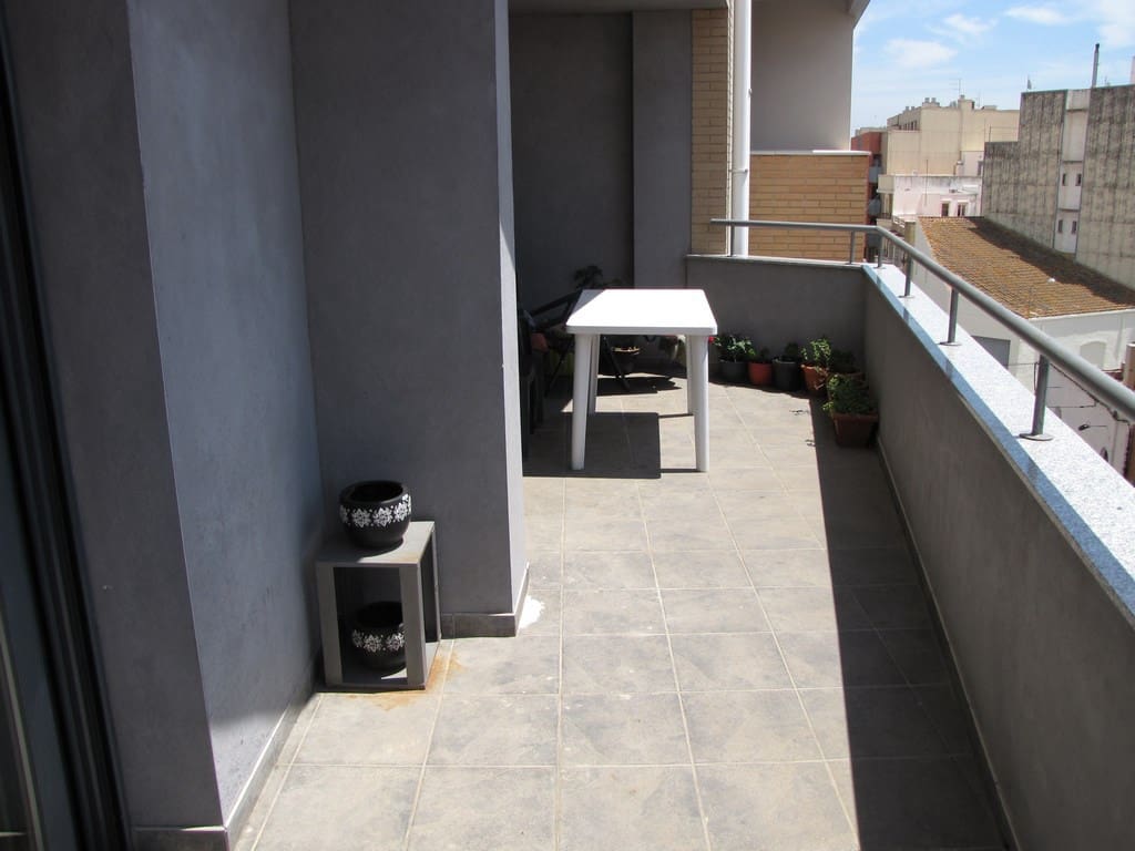 Kaupallinen myytävänä paikassa Amposta - 398 000 € (Ref: 6186975)