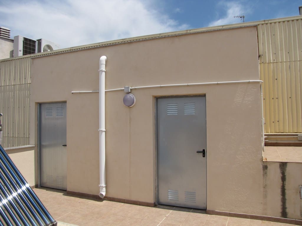 Kaupallinen myytävänä paikassa Amposta - 398 000 € (Ref: 6186975)