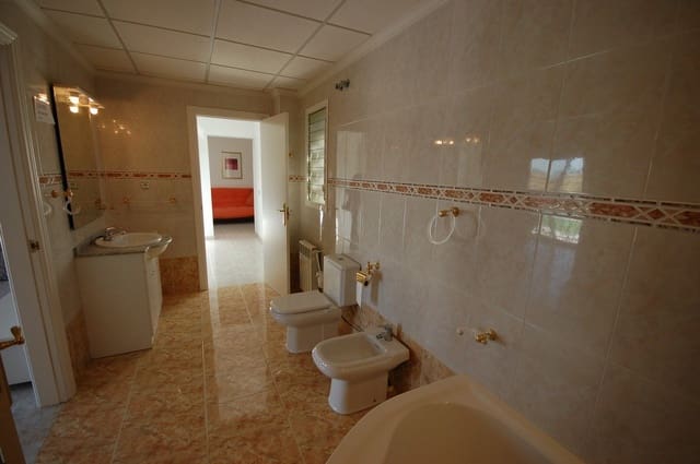 7 bedroom Villa for sale in Amposta with pool garage - € 840,000 (Ref: 6186997)