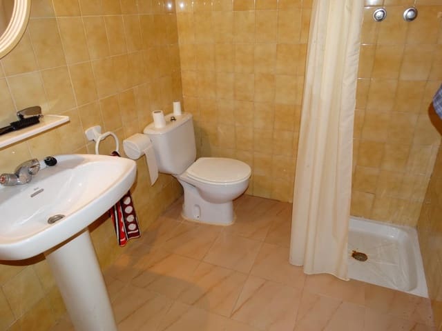 4 bedroom Semi-detached Villa for sale in Alcanar with pool garage - € 189,000 (Ref: 9431161)