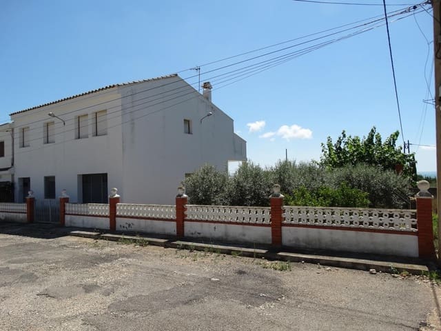 4 bedroom Semi-detached Villa for sale in Alcanar with pool garage - € 189,000 (Ref: 9431161)