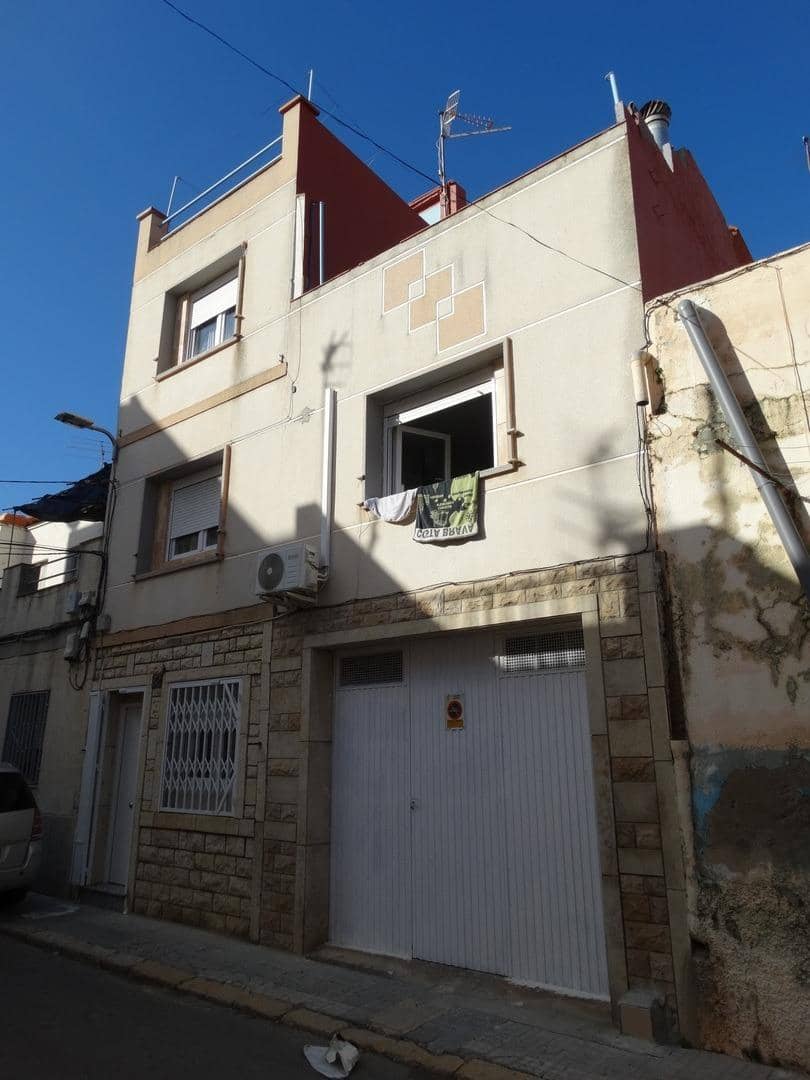 4 soverom Hus til salgs i Amposta med garasje - € 117 000 (Ref: 9738945)