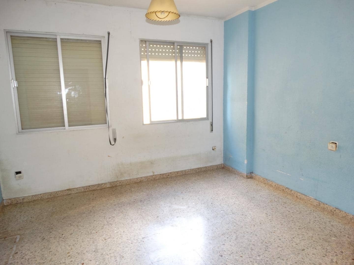 3 bedroom Flat for sale in Amposta - € 79,000 (Ref: 9812273)