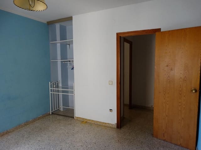 3 bedroom Flat for sale in Amposta - € 79,000 (Ref: 9812273)