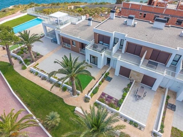 3 soveværelse Rækkehus til salg i Vinaròs med swimmingpool - € 490.000 (Ref: 9871929)