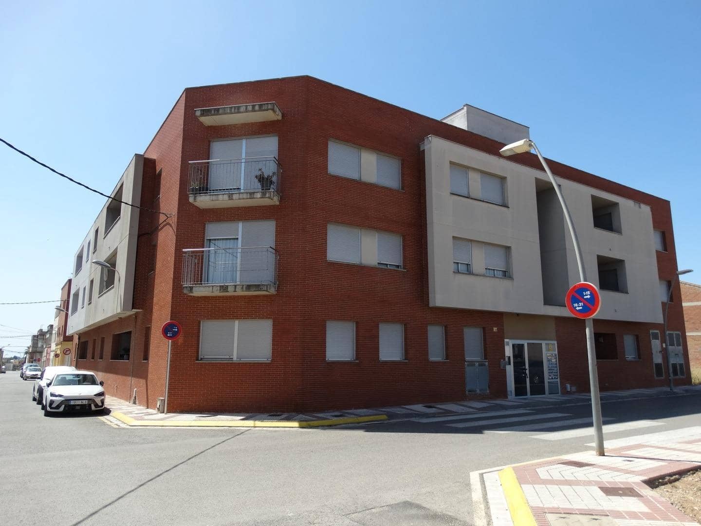 3 bedroom Flat for sale in L'Aldea - € 110,000 (Ref: 9927581)