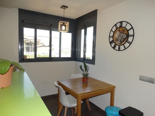 4 slaapkamer Rijtjeshuis te koop in L'Aldea met garage - € 260.000 (Ref: 9975567)