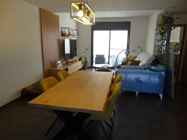 4 slaapkamer Rijtjeshuis te koop in L'Aldea met garage - € 260.000 (Ref: 9975567)