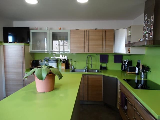4 slaapkamer Rijtjeshuis te koop in L'Aldea met garage - € 260.000 (Ref: 9975567)
