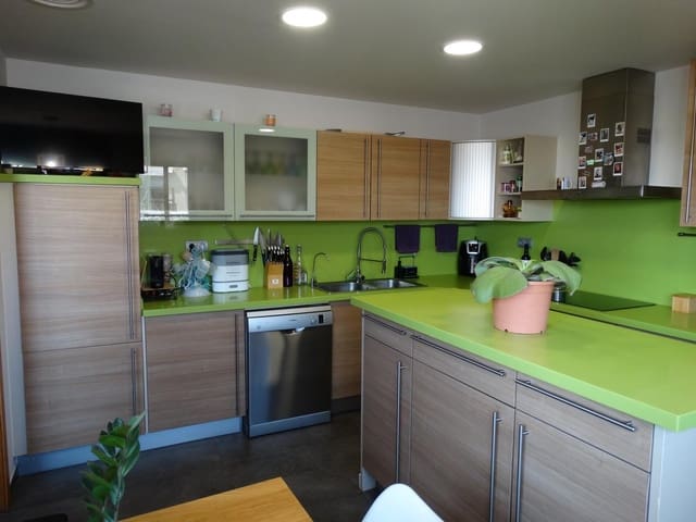4 slaapkamer Rijtjeshuis te koop in L'Aldea met garage - € 260.000 (Ref: 9975567)