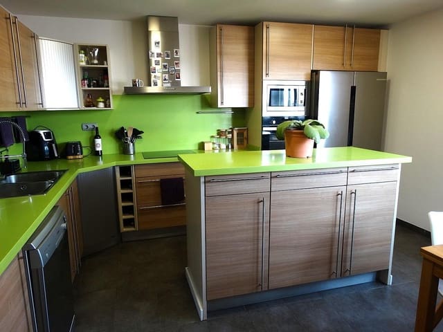 4 slaapkamer Rijtjeshuis te koop in L'Aldea met garage - € 260.000 (Ref: 9975567)