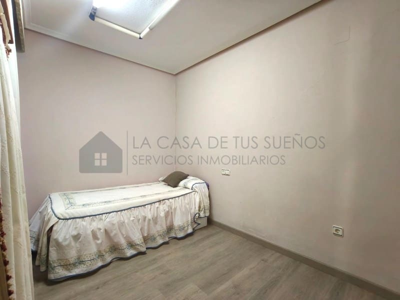 4 slaapkamer Flat te koop in Sax - € 137.000 (Ref: 10005272)