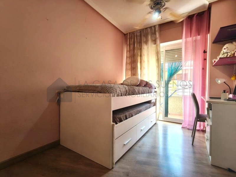 4 slaapkamer Flat te koop in Sax - € 137.000 (Ref: 10005272)
