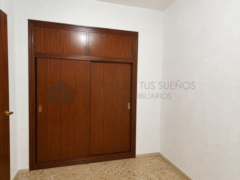 4 bedroom Flat for sale in Sax - € 91,700 (Ref: 10005273)