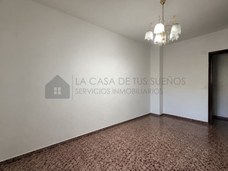 4 bedroom Flat for sale in Sax - € 91,700 (Ref: 10005273)