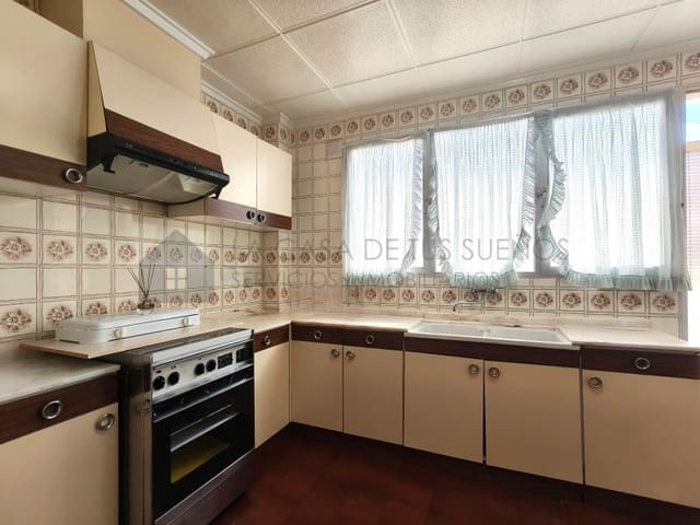 4 bedroom Flat for sale in Sax - € 91,700 (Ref: 10005273)