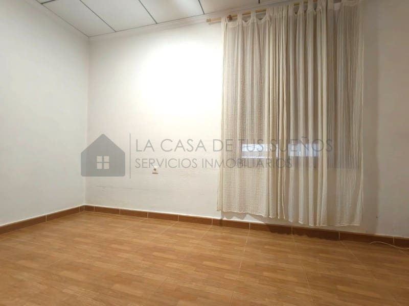 6 sypialnia Dom na sprzedaż w Sax - 195 000 € (Ref: 10005275)