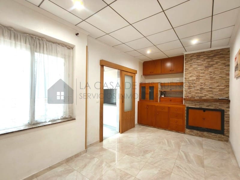 6 sypialnia Dom na sprzedaż w Sax - 195 000 € (Ref: 10005275)