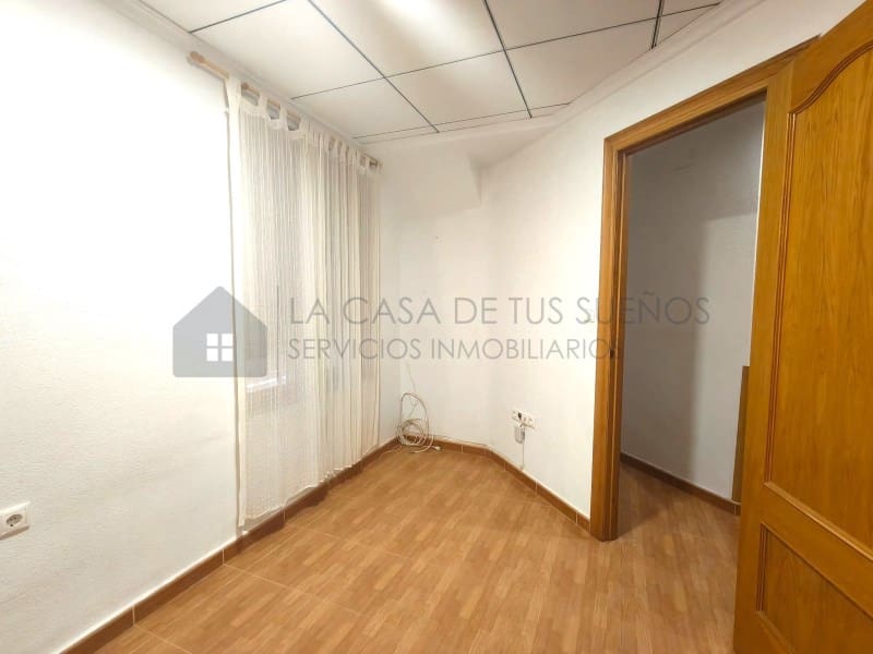 6 sypialnia Dom na sprzedaż w Sax - 195 000 € (Ref: 10005275)
