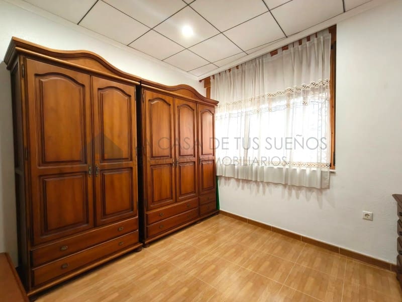 6 sypialnia Dom na sprzedaż w Sax - 195 000 € (Ref: 10005275)