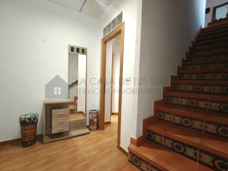 6 sypialnia Dom na sprzedaż w Sax - 195 000 € (Ref: 10005275)