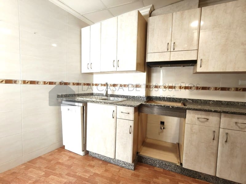 6 sypialnia Dom na sprzedaż w Sax - 195 000 € (Ref: 10005275)