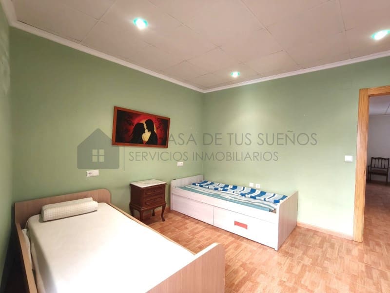 6 sypialnia Dom na sprzedaż w Sax - 195 000 € (Ref: 10005275)
