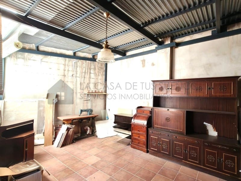 6 sypialnia Dom na sprzedaż w Sax - 195 000 € (Ref: 10005275)