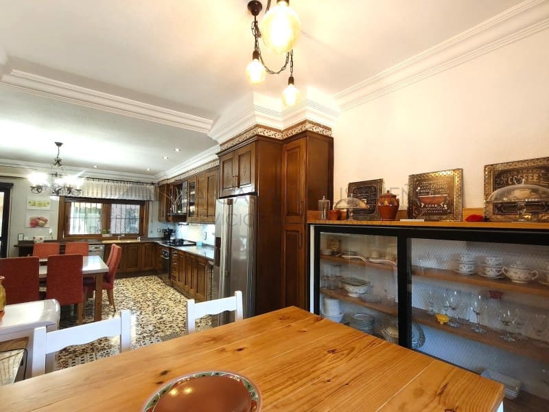 4 chambre Villa/Maison à vendre à Sax avec piscine garage - 415 000 € (Ref: 10075477)