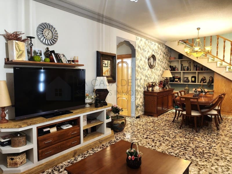 4 chambre Villa/Maison à vendre à Sax avec piscine garage - 415 000 € (Ref: 10075477)